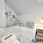 Daire 365pam - Mundo W Centrum Kolobrzegu Z Garazem *